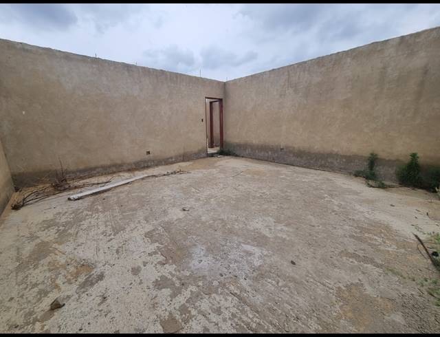 3 BEDROOM TOWNHOUSE FOR SALE IN ARCON PARK